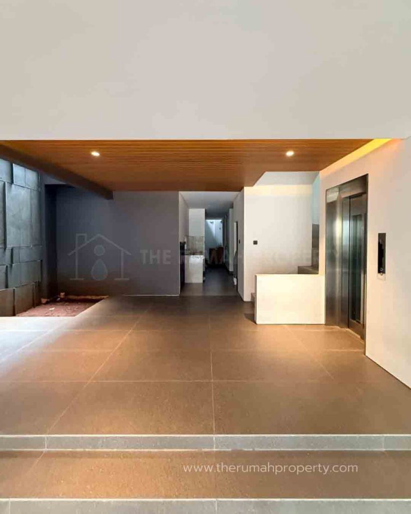 Rumah-Baru-4-Lantai-Kemang-Desain-Modern-Fasilitas-Kolam-Renang-dan-Lift-Pribadi-10