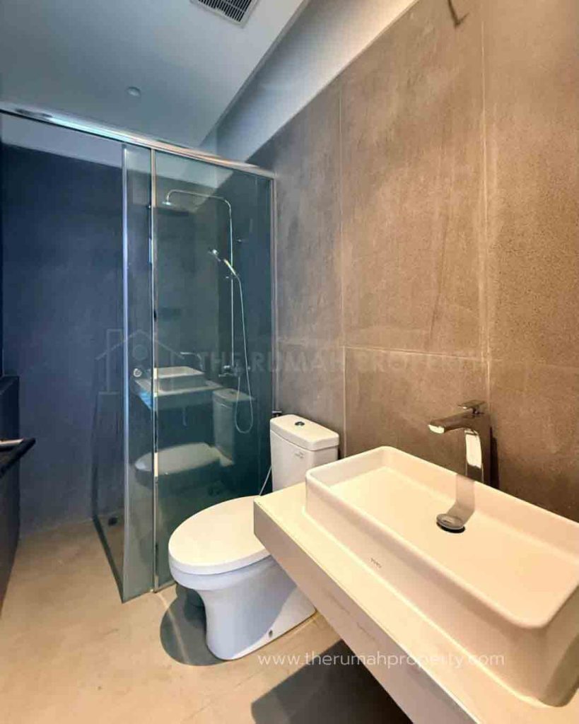Rumah-Baru-4-Lantai-Kemang-Desain-Modern-Fasilitas-Kolam-Renang-dan-Lift-Pribadi-27