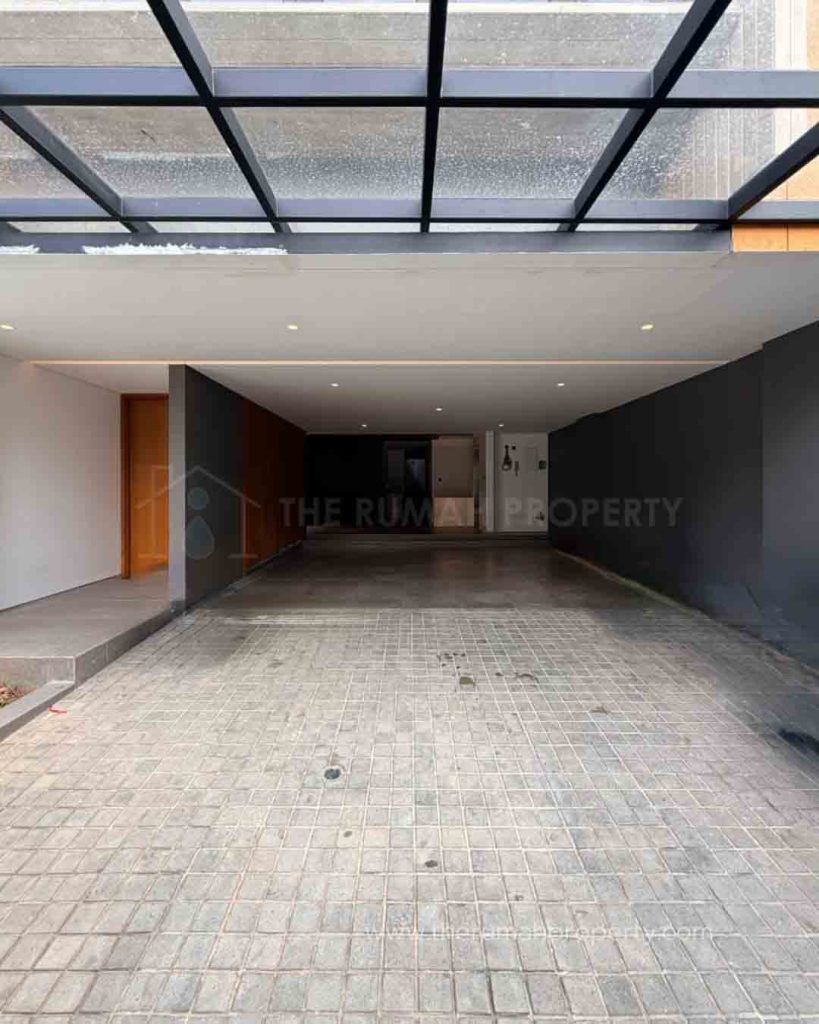 Rumah-Baru-4-Lantai-Kemang-Desain-Modern-Fasilitas-Kolam-Renang-dan-Lift-Pribadi-3