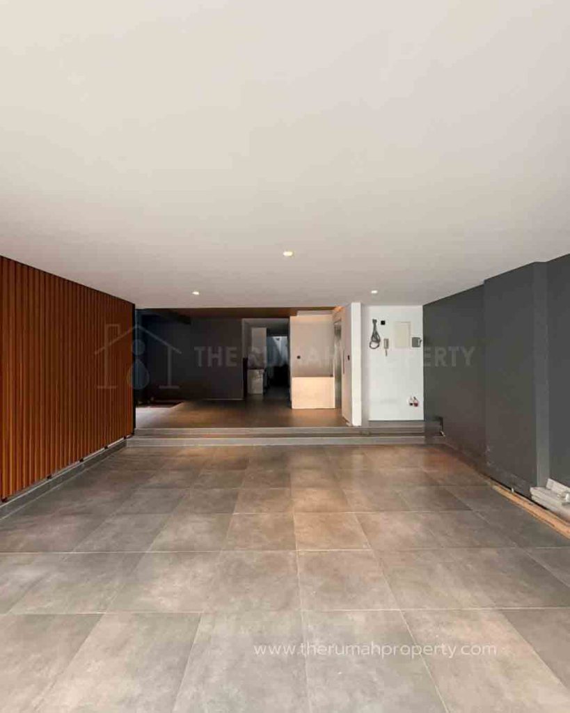 Rumah-Baru-4-Lantai-Kemang-Desain-Modern-Fasilitas-Kolam-Renang-dan-Lift-Pribadi-5