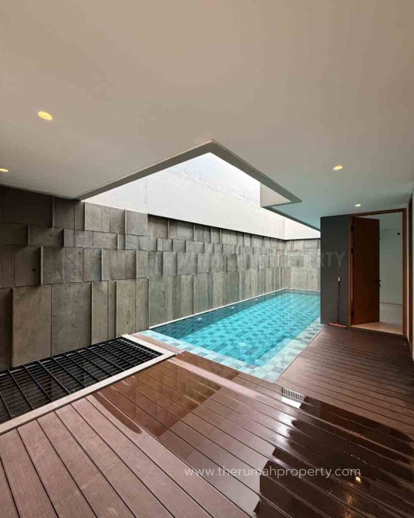 Rumah-Baru-4-Lantai-Kemang-Desain-Modern-Fasilitas-Kolam-Renang-dan-Lift-Pribadi-9