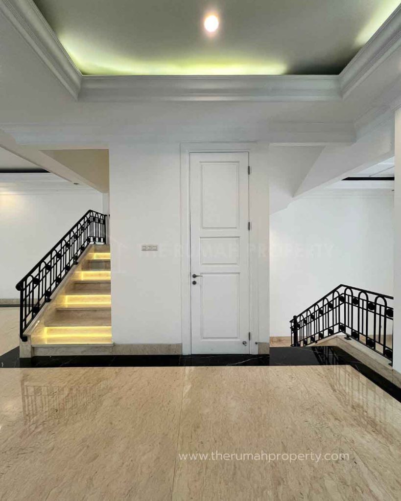 Rumah-Baru-Modern-Klasik-Private-Pool-3-Lantai-Akses-Jalan-Lebar-6