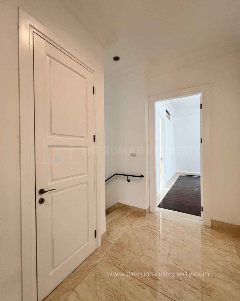 Rumah-Baru-Modern-Klasik-Private-Pool-3-Lantai-Akses-Jalan-Lebar-7