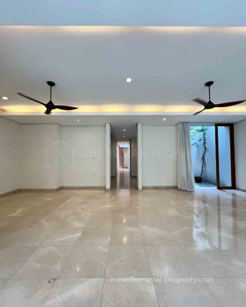 Rumah-Cantik-2-Lantai-Dengan-Kolam-Renang-Pribadi-5-Kamar-di-Kemang-10