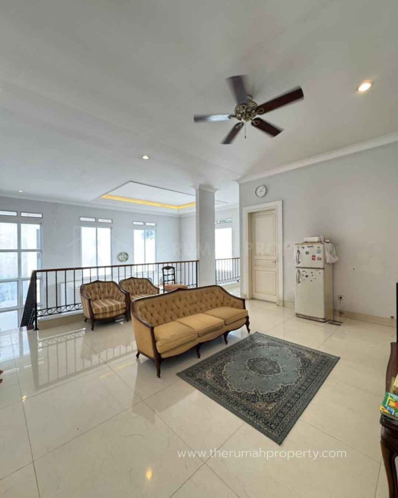 Rumah-Cipete-Area-Unit-Bagus-Siap-Huni-Kondisi-Rapi-Hadap-Timur-8