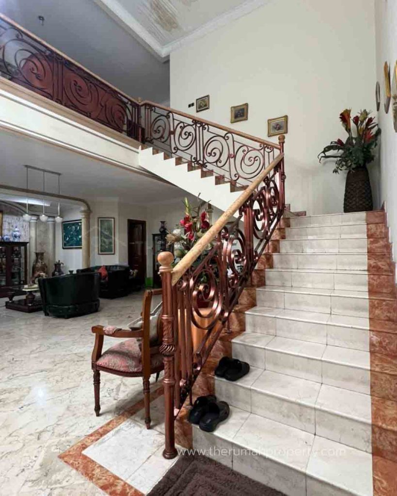 Rumah-Dalam-Komplek-Gandaria-Utara-Kebayoran-Baru-Lantai-Marmer-7