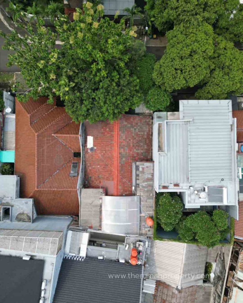 Rumah-Dalam-Komplek-Kebayoran-Baru-Akses-Jalan-Lebar-Lingkungan-Rindang-1