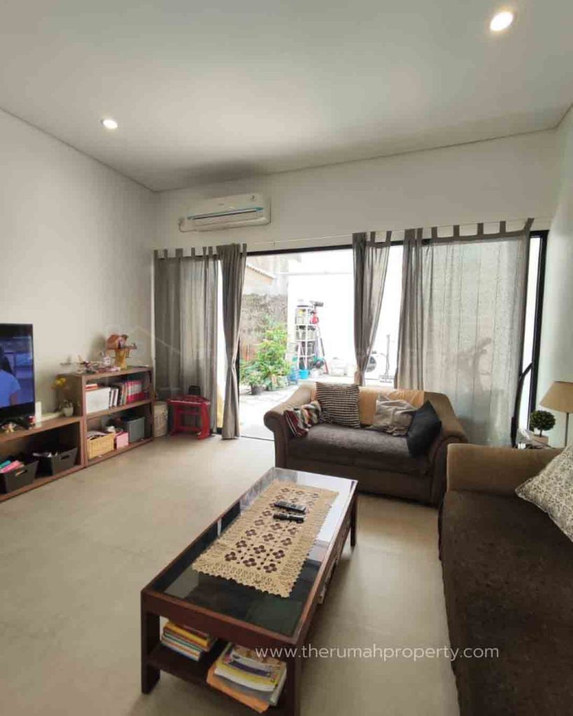Rumah-Dalam-Komplek-Mampang-Prapatan-Security-24-Jam-2-Lantai-Hadap-Barat-5