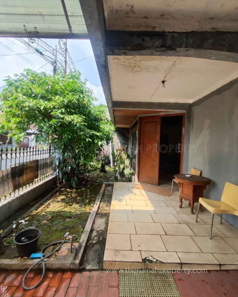 Rumah-Dalam-Komplek-Perumahan-Kavling-DKI-Pondok-Kelapa-1-Lantai-3-Kamar-2