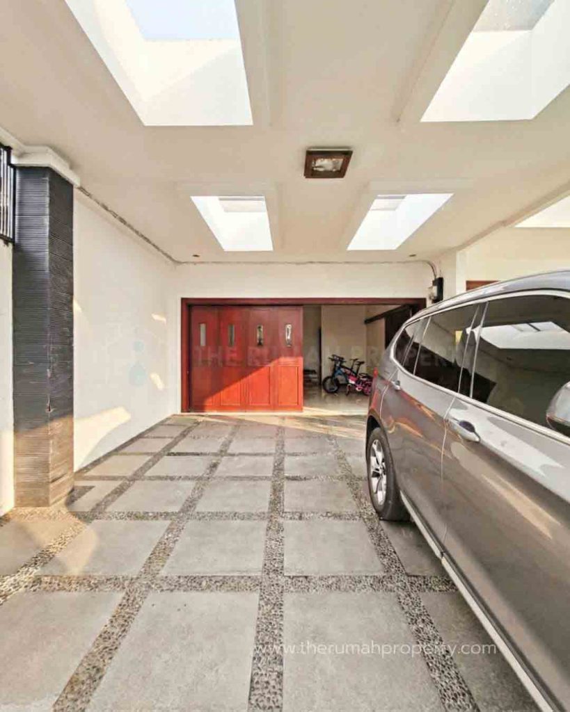 Rumah-Dijual-Bintaro-Sektor-1-Jakarta-Selatan-Dalam-Komplek-Ada-Kolam-Ikan-dan-Halaman-1