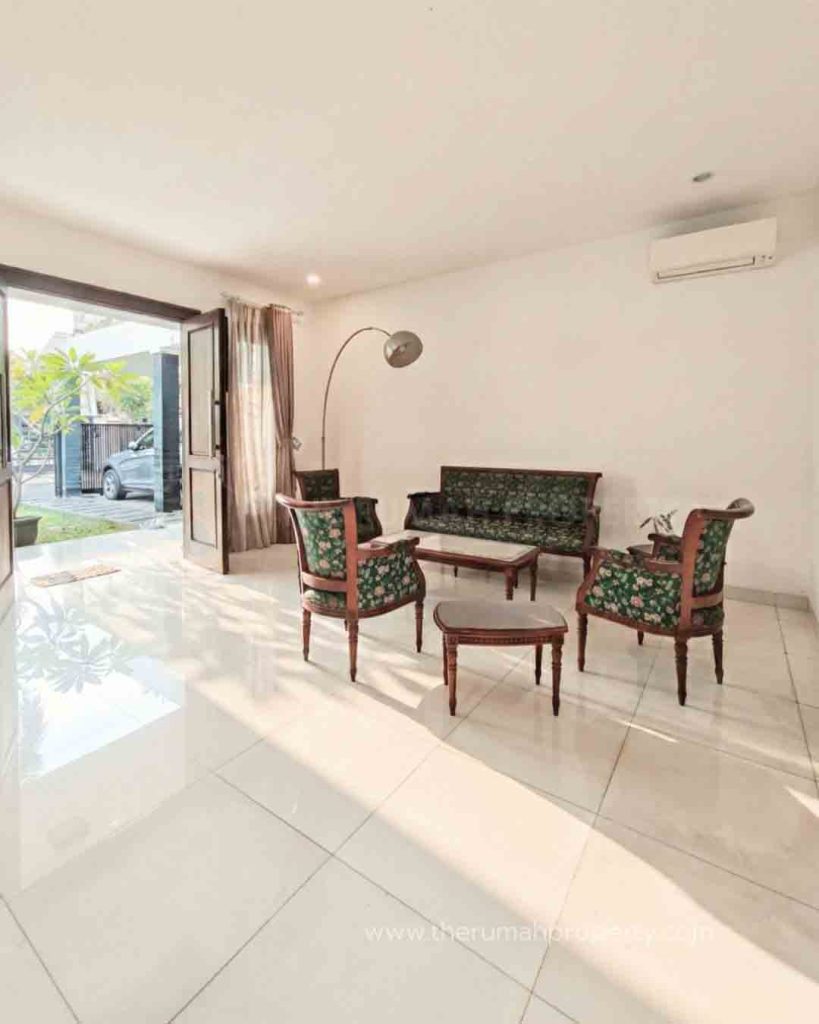 Rumah-Dijual-Bintaro-Sektor-1-Jakarta-Selatan-Dalam-Komplek-Ada-Kolam-Ikan-dan-Halaman-3