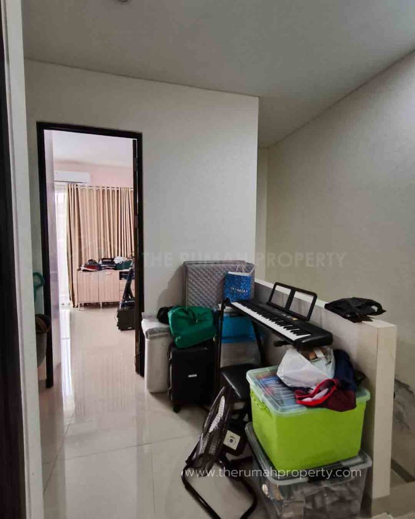 Rumah-Dijual-Dalam-Perumahan-Cluster-Serpong-Park-Lokasi-Depan-Taman-Komplek-5