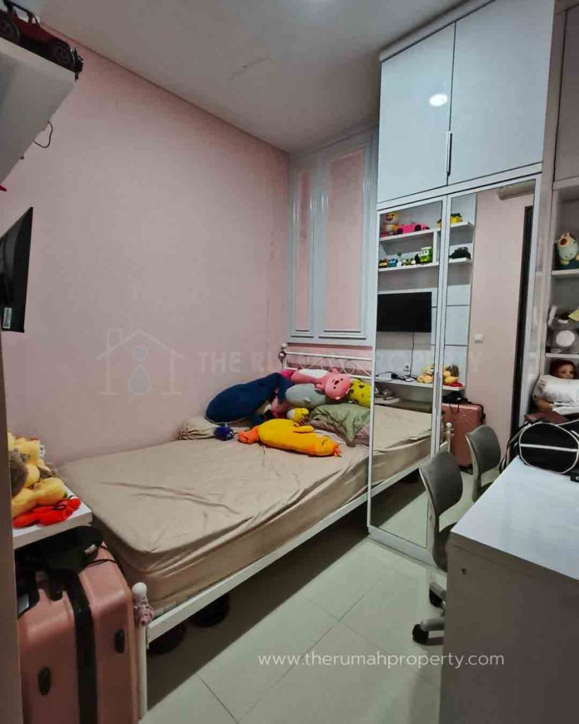 Rumah-Dijual-Dalam-Perumahan-Cluster-Serpong-Park-Lokasi-Depan-Taman-Komplek-9