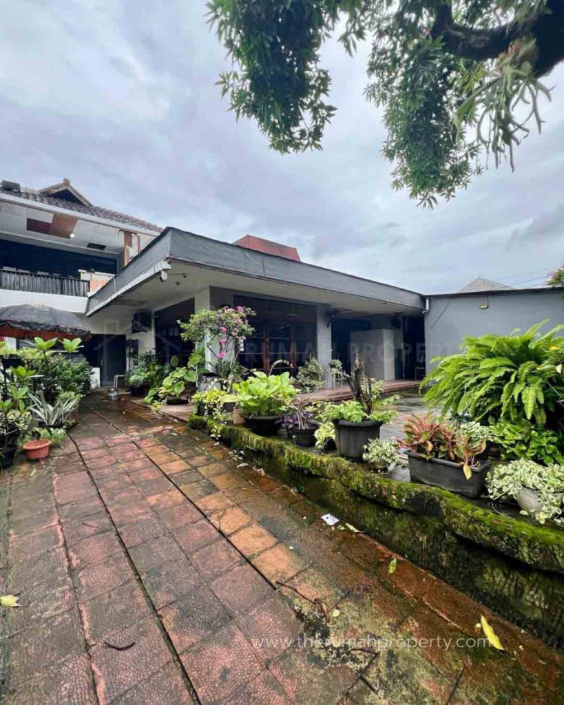 Rumah-Dijual-di-Area-Tebet-Jakarta-Selatan-Cocok-Untuk-Hunian-ataupun-Tempat-Usaha-dan-Kantor-3