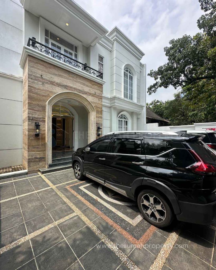Rumah-Dijual-di-Menteng-Area-Ring-1-Unit-Mewah-Klasik-Modern-Lengkap-dengan-Furnished-1