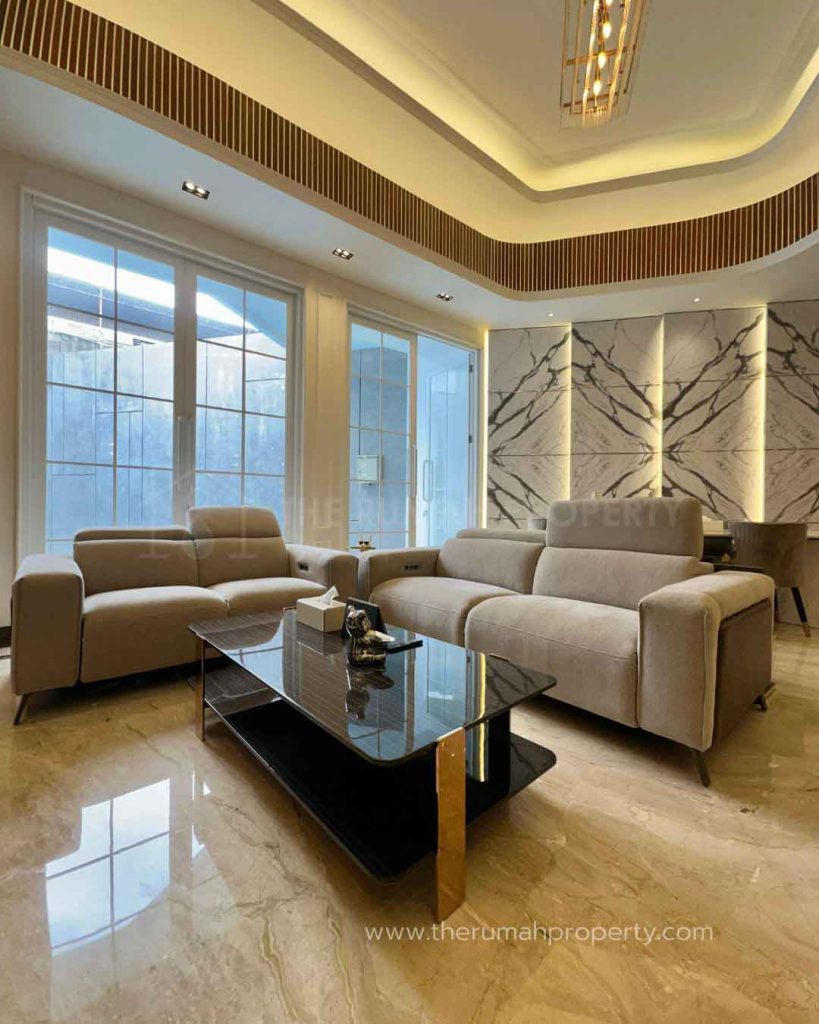Rumah-Dijual-di-Menteng-Area-Ring-1-Unit-Mewah-Klasik-Modern-Lengkap-dengan-Furnished-8