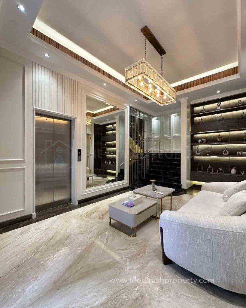 Rumah-Full-Furnished-Desain-Modern-Klasik-Unit-Fasilitas-Lift-Pribadi-Kolam-Renang-dan-AC-Central-6