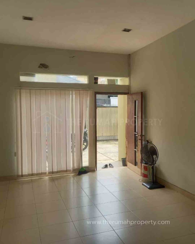Rumah-Hook-1-Lantai-Hitung-Tanah-Lokasi-Premium-di-Cipete-Cocok-Dibangun-Ulang-6