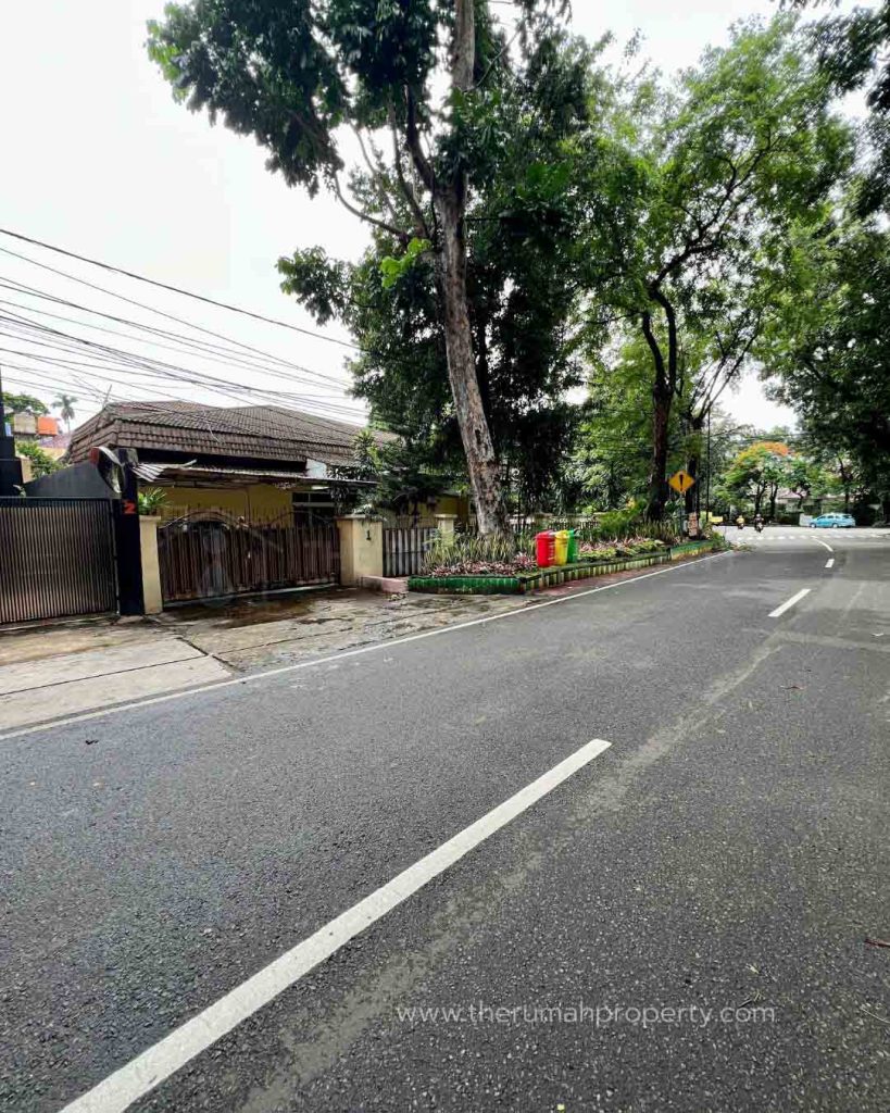 Rumah-Hook-Pinggir-Jalan-Utama-Kebayoran-Baru-Prime-Location-2