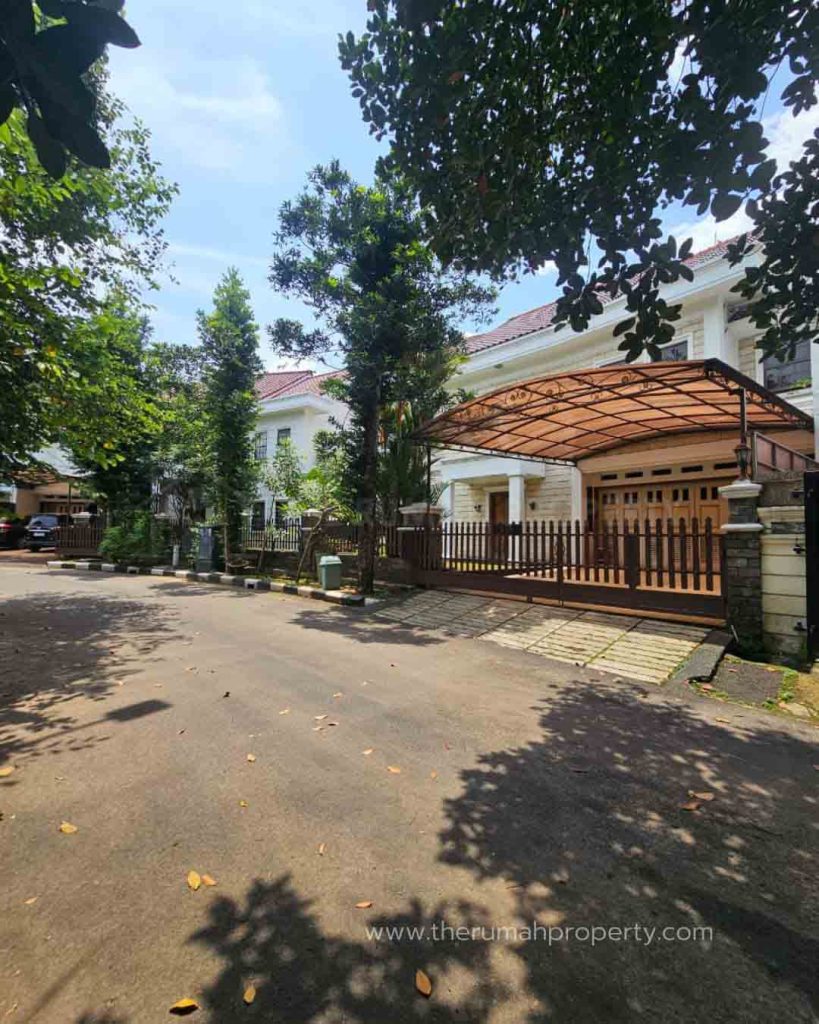 Rumah-Jalan-Lebar-Dalam-Komplek-di-Pesanggrahan-Jaksel-Dekat-ke-Pondok-Indah-1