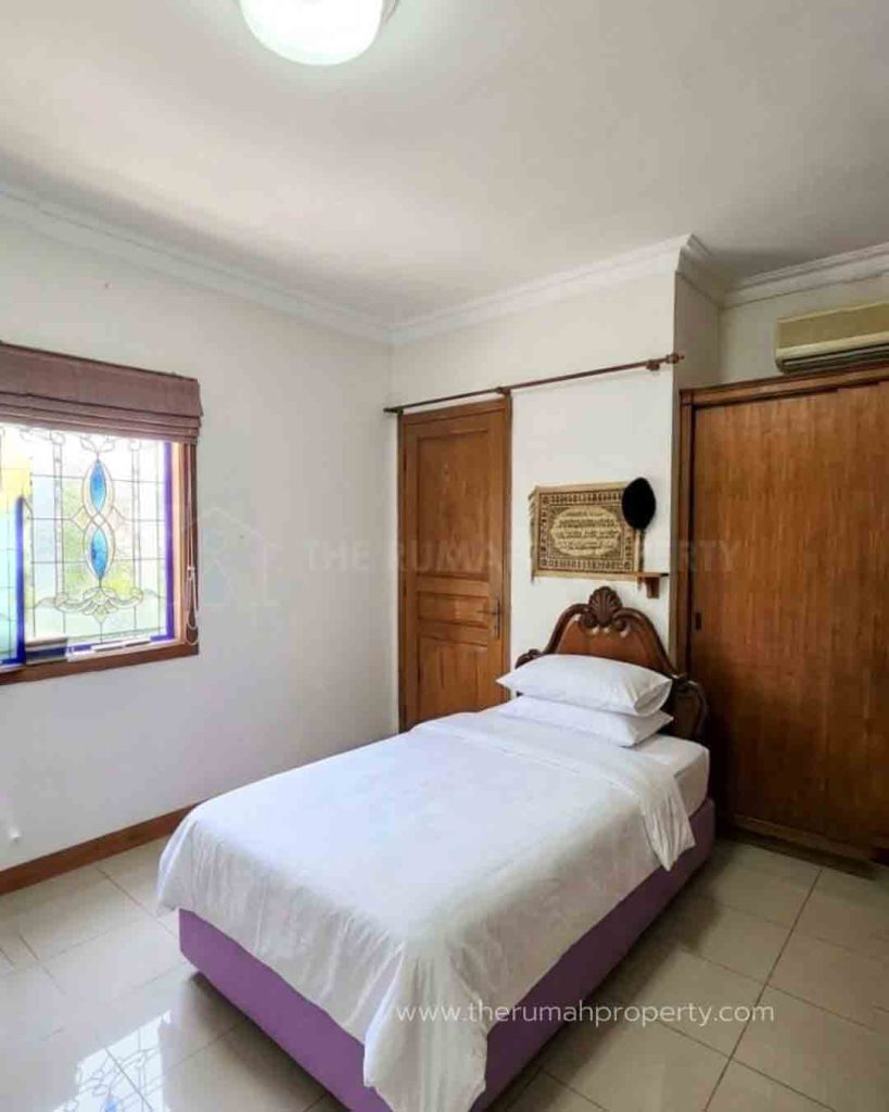Rumah-Jalan-Lebar-Dalam-Komplek-di-Pesanggrahan-Jaksel-Dekat-ke-Pondok-Indah-10