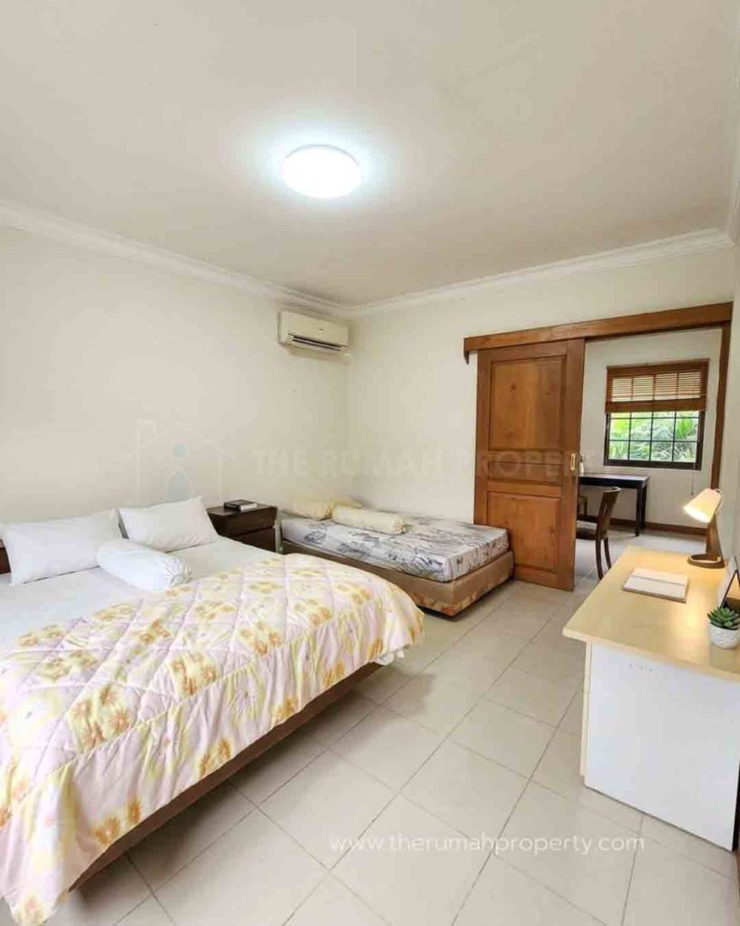 Rumah-Jalan-Lebar-Dalam-Komplek-di-Pesanggrahan-Jaksel-Dekat-ke-Pondok-Indah-9