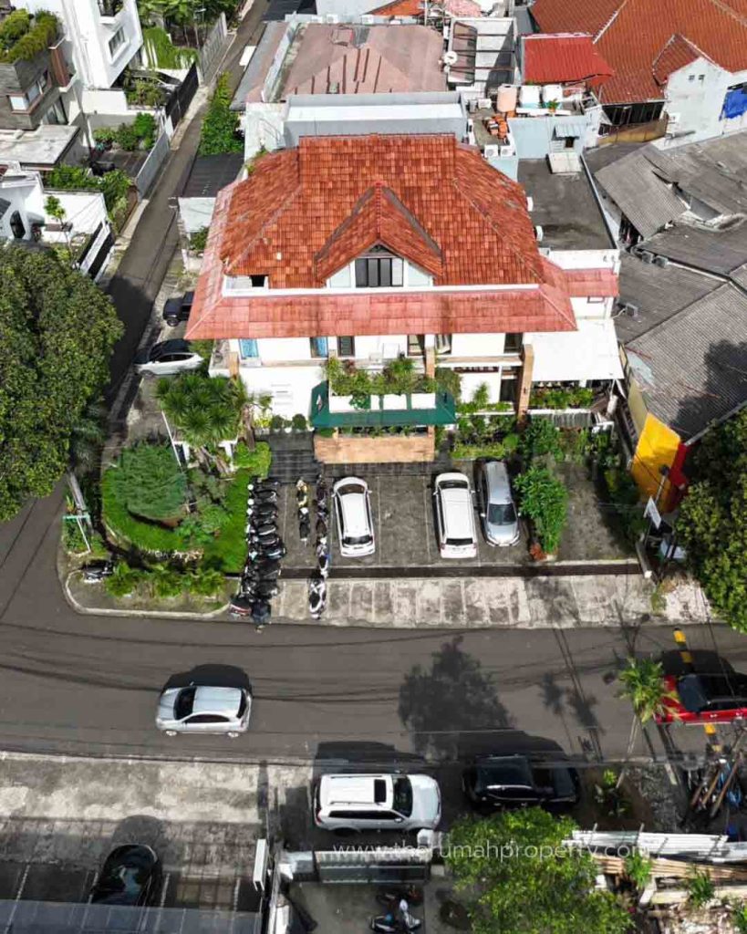 Rumah-Komersil-Kebayoran-baru-Posisi-Hook-Akses-Jalan-Lebar-2