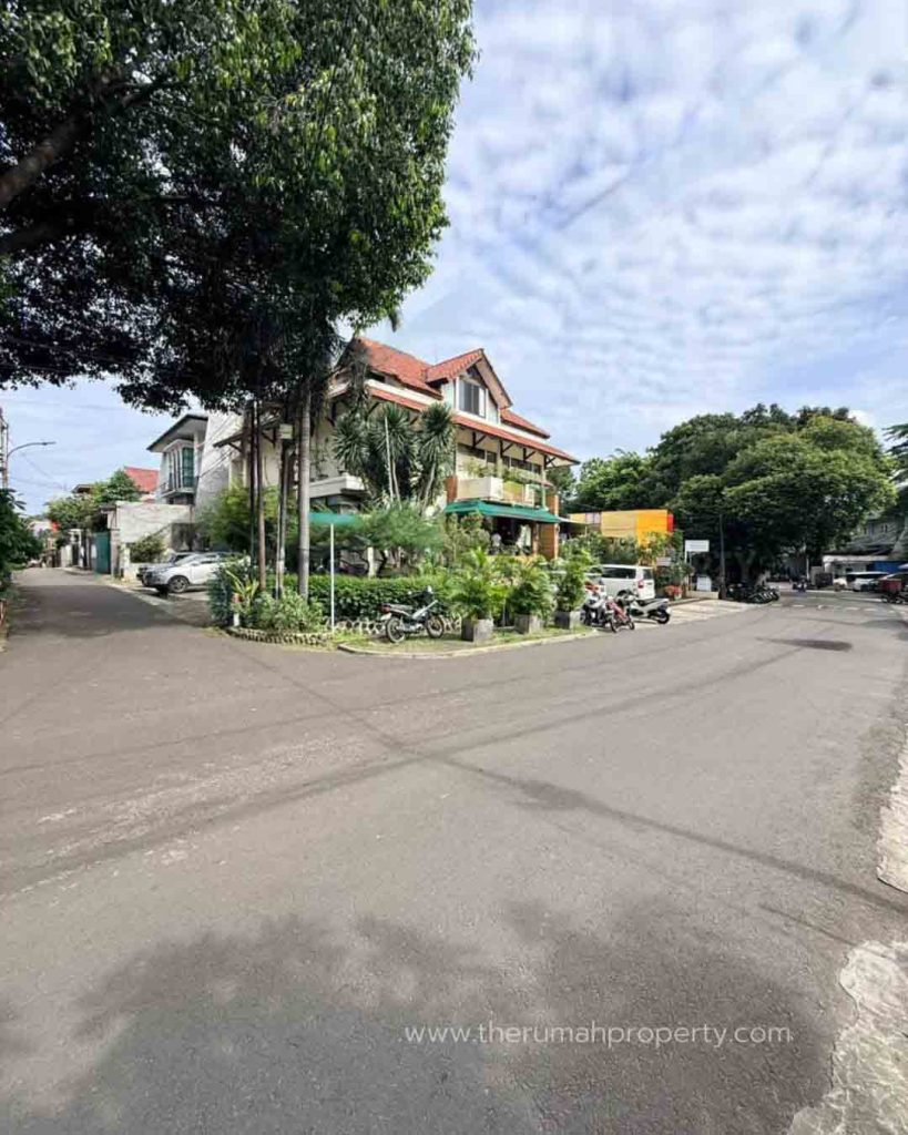 Rumah-Komersil-Kebayoran-baru-Posisi-Hook-Akses-Jalan-Lebar-3