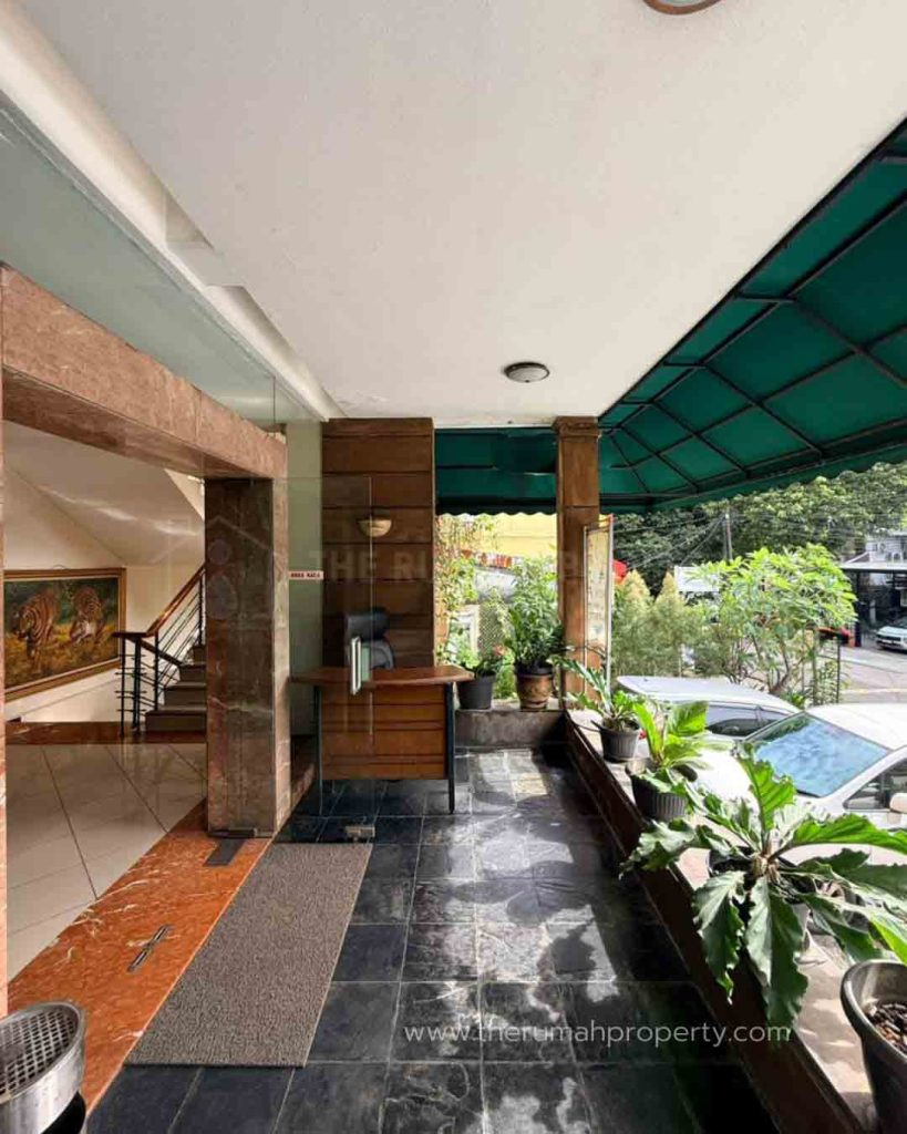 Rumah-Komersil-Kebayoran-baru-Posisi-Hook-Akses-Jalan-Lebar-5