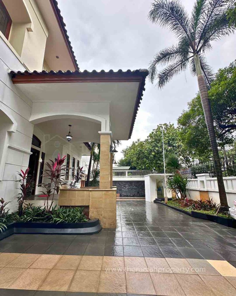 Rumah-Komplek-Brawijaya-Kebayoran-Baru-Private-Pool-Lokasi-Premium-1