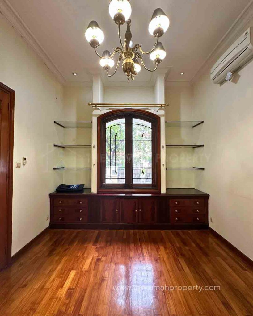 Rumah-Komplek-Brawijaya-Kebayoran-Baru-Private-Pool-Lokasi-Premium-10