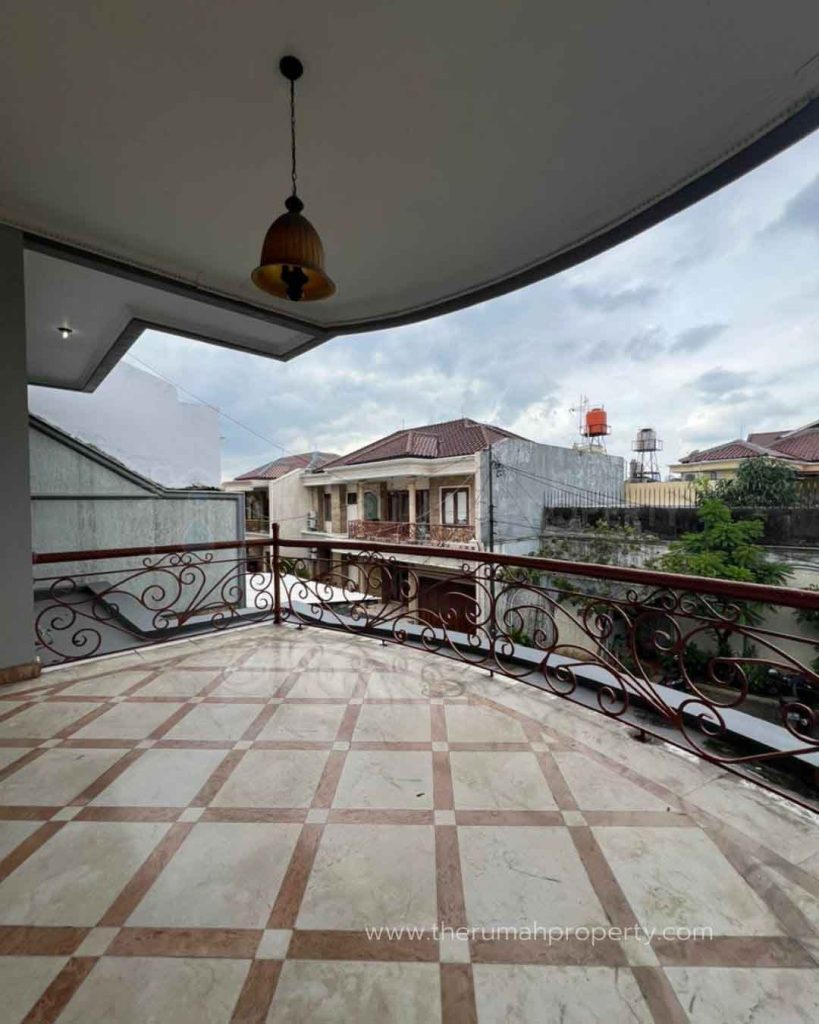 Rumah-Komplek-Kebayoran-Baru-Dekat-ke-Fatmawati-Raya-9