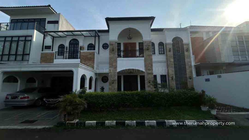 Rumah-Komplek-Lingkungan-Nyaman-Lebak-Bulus-Fasum-Kolam-Renang-dan-Tenis-1