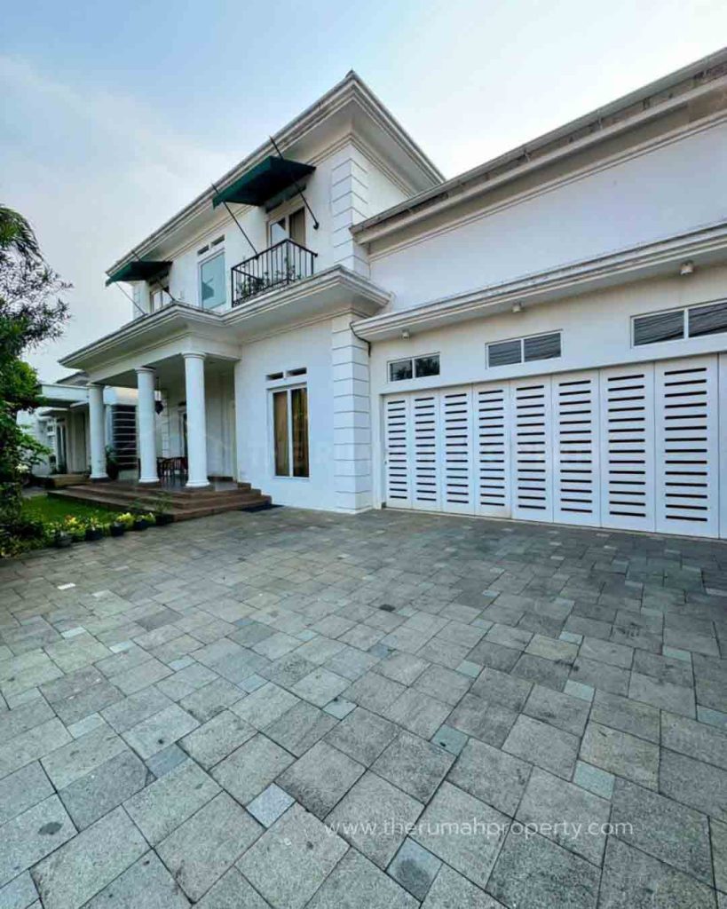 Rumah-Kondisi-Bagus-dan-Terawat-di-Cipete-Jaksel-Desain-Modern-Klasik-1