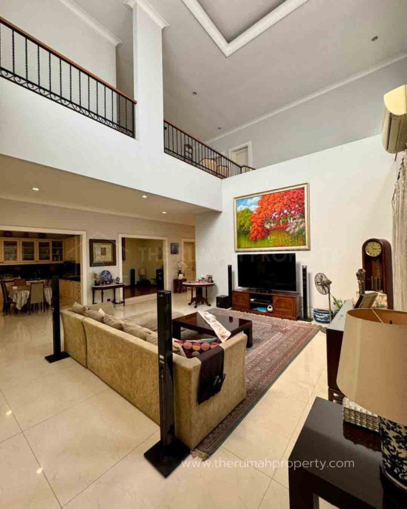 Rumah-Kondisi-Bagus-dan-Terawat-di-Cipete-Jaksel-Desain-Modern-Klasik-2