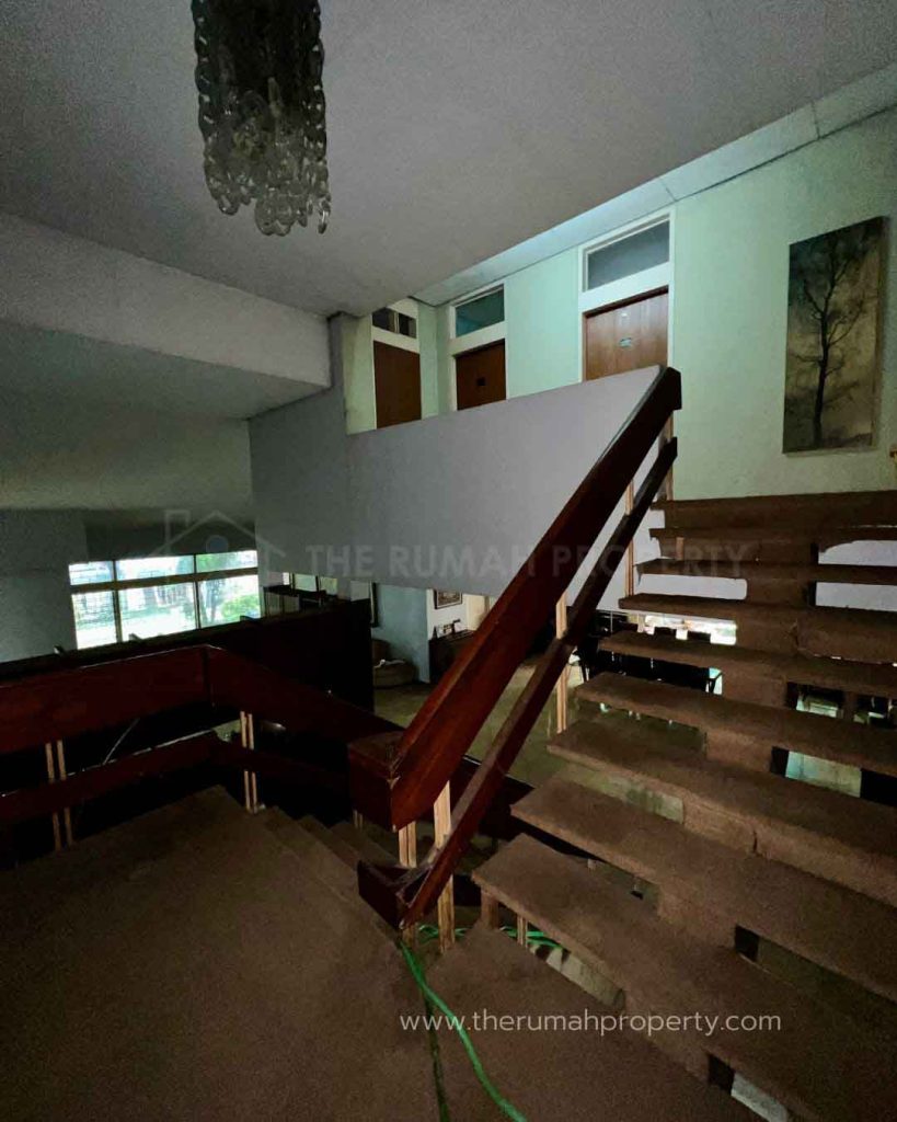 Rumah-Lama-Good-Neighbourhood-Kebayoran-Baru-Posisi-Hook-Lokasi-di-Jalan-Utama-10