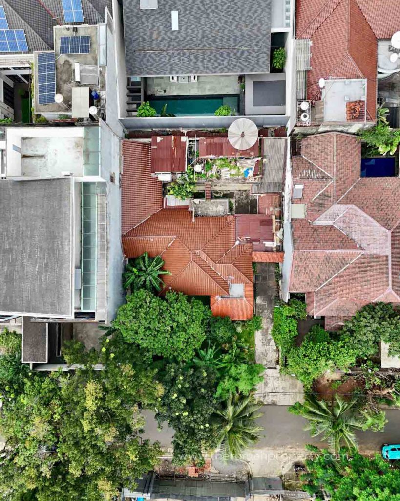 Rumah-Lokasi-Premium-Kebayoran-Baru-Selangkah-ke-Jalan-Raya-Utama-1