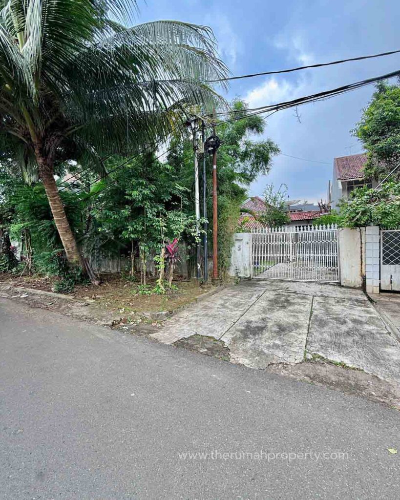 Rumah-Lokasi-Premium-Kebayoran-Baru-Selangkah-ke-Jalan-Raya-Utama-8
