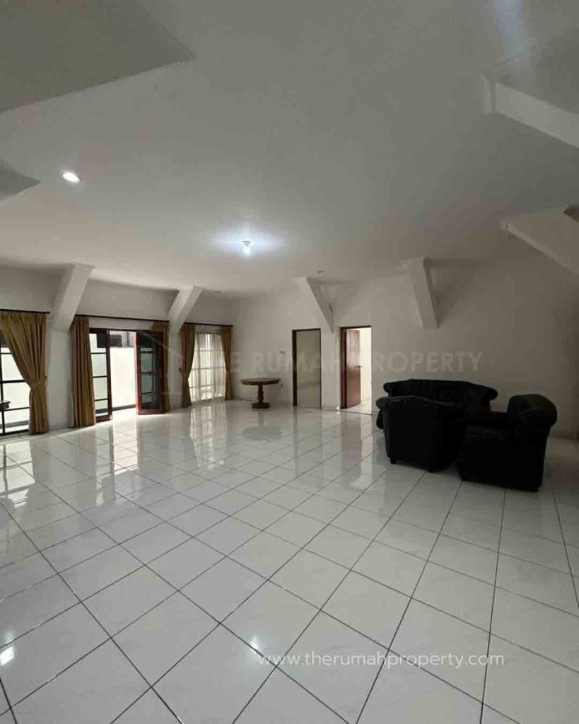 Rumah-Menteng-Jakarta-Pusat-Prime-Area-Private-Pool-Dekat-ke-Teuku-Umar-4