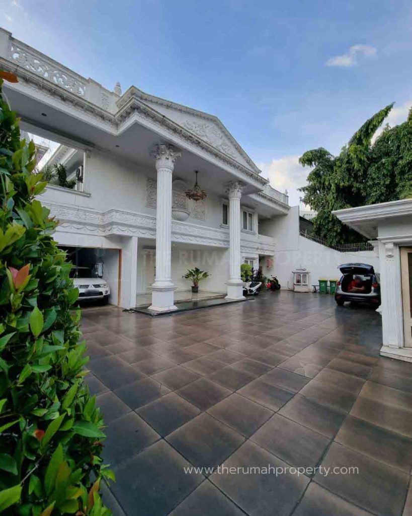 Rumah-Mewah-Bergaya-Klasik-Jalan-Metro-Pondok-Indah-Lokasi-Premium-1