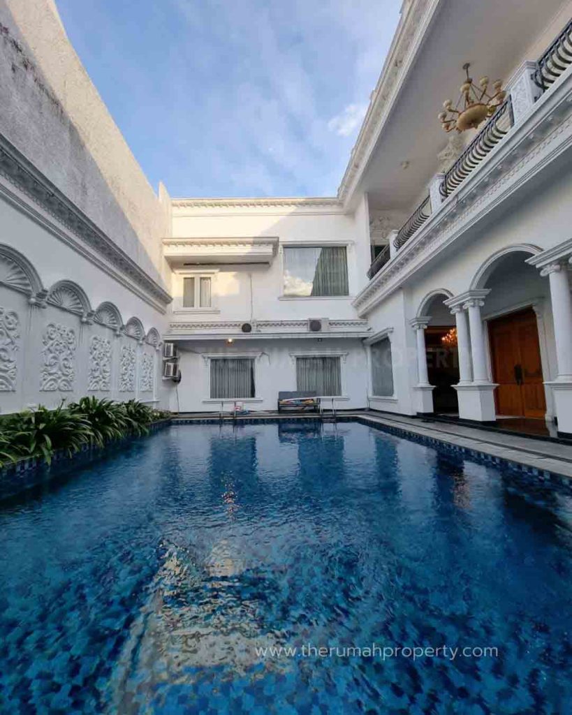 Rumah-Mewah-Bergaya-Klasik-Jalan-Metro-Pondok-Indah-Lokasi-Premium-2