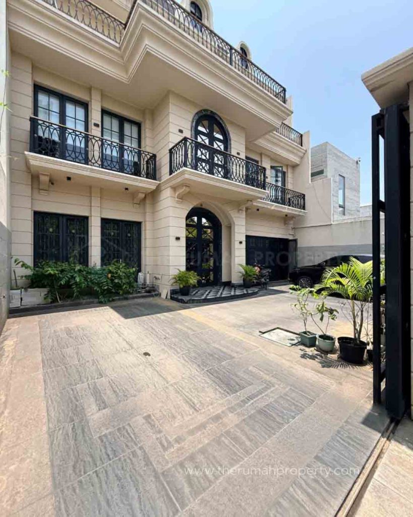 Rumah-Mewah-Private-Pool-Cempaka-Putih-Jakarta-Pusat-Dalam-Komplek-Elit-1