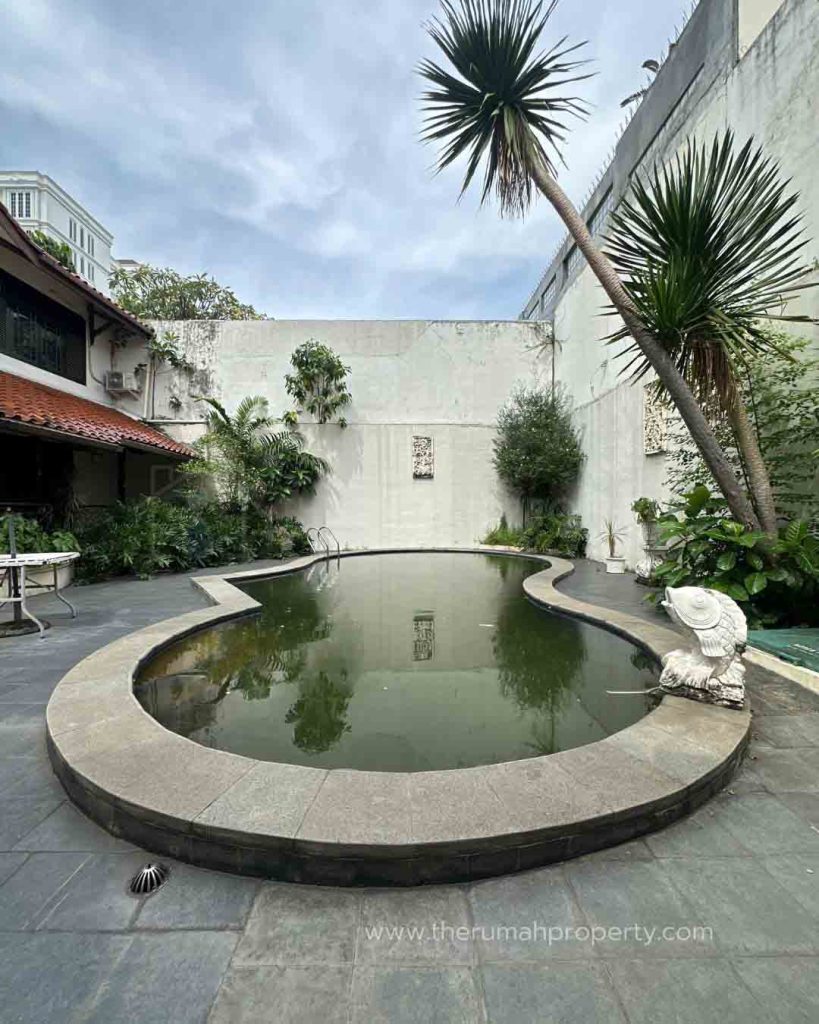 Rumah-Permata-Hijau-Jaksel-Akses-Jalan-2-Mobil-Ada-Private-Pool-Ada-Taman-Depan-3