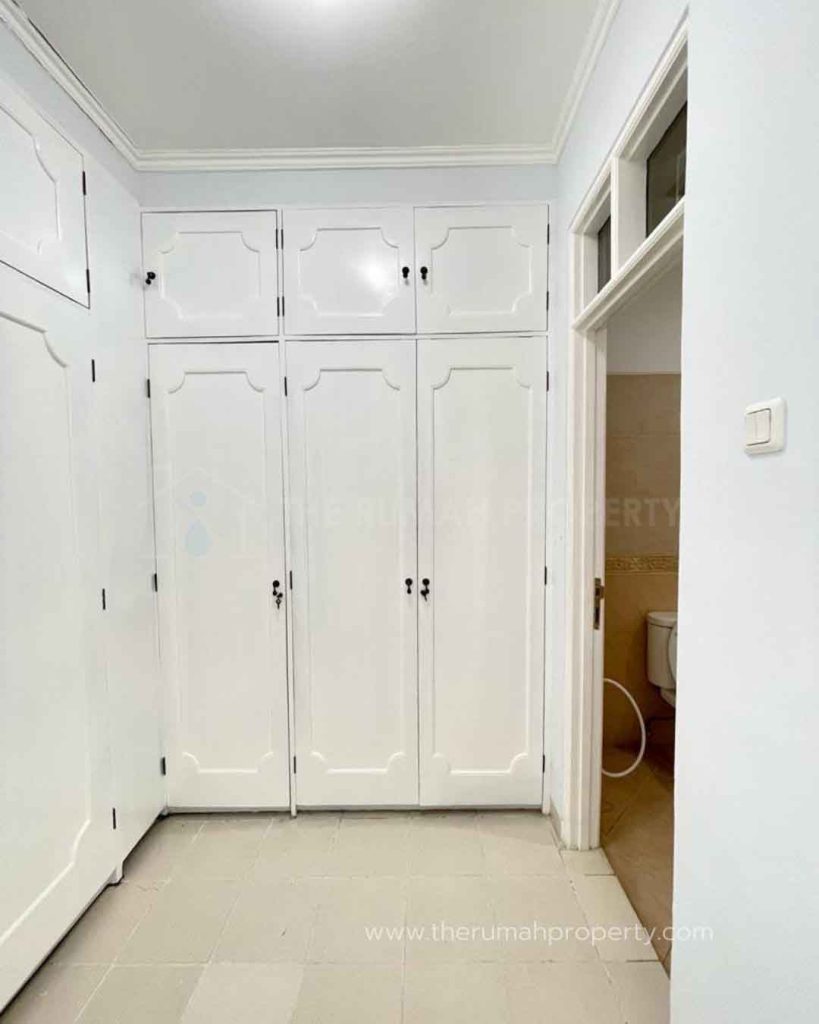 Rumah-Private-Pool-1-Lantai-Komplek-Perumahan-Elit-dan-Komplek-Pejabat-Patra-Kuningan-Jakarta-10