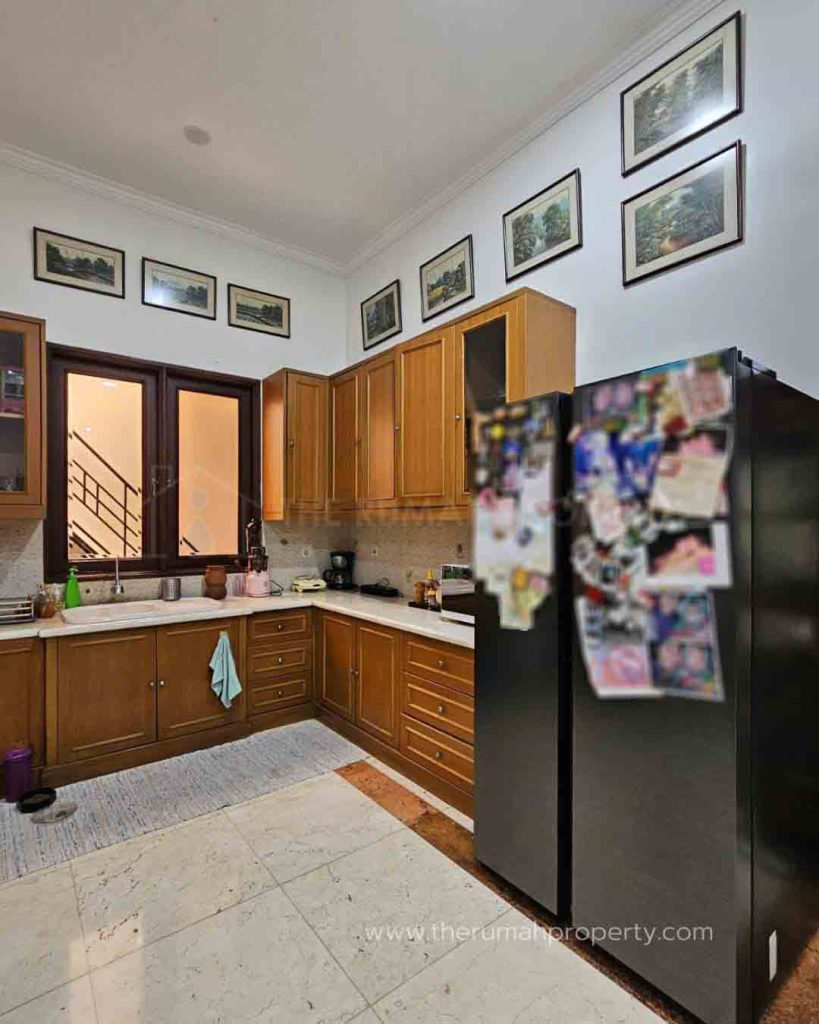 Rumah-Private-Pool-2-Lantai-Dijual-di-Ragunan-Jaksel-Kondisi-Terawat-Semi-Furnished-14