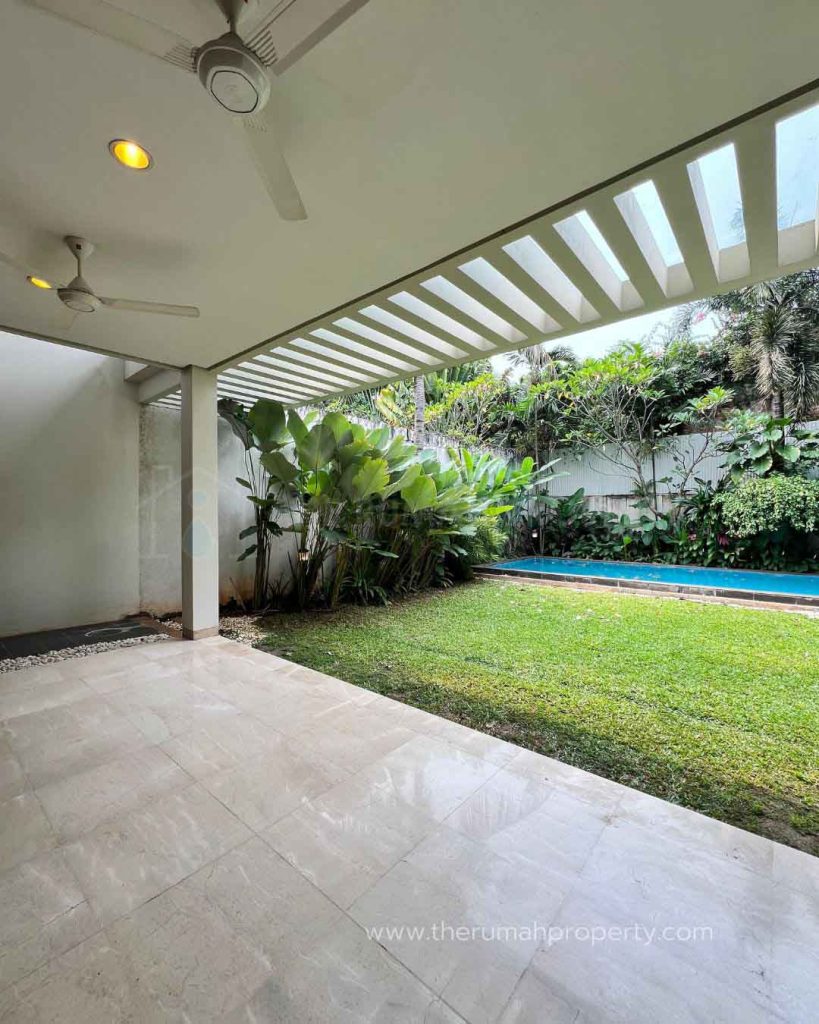 Rumah-Private-Pool-Dijual-di-Kemang-Dekat-ke-Jalan-Kemang-Raya-5