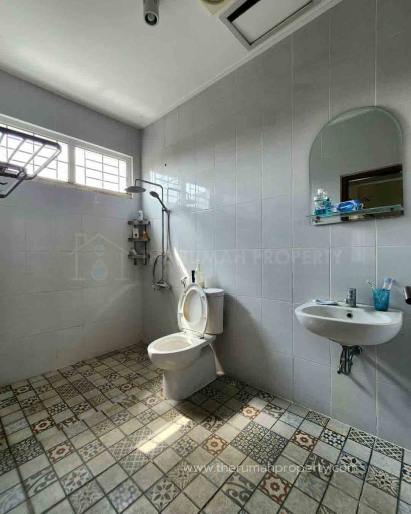 Rumah-Private-Pool-Komplek-Perumahan-Bintaro-Sektror-3-Jalan-Lebar-dan-Nyaman-13