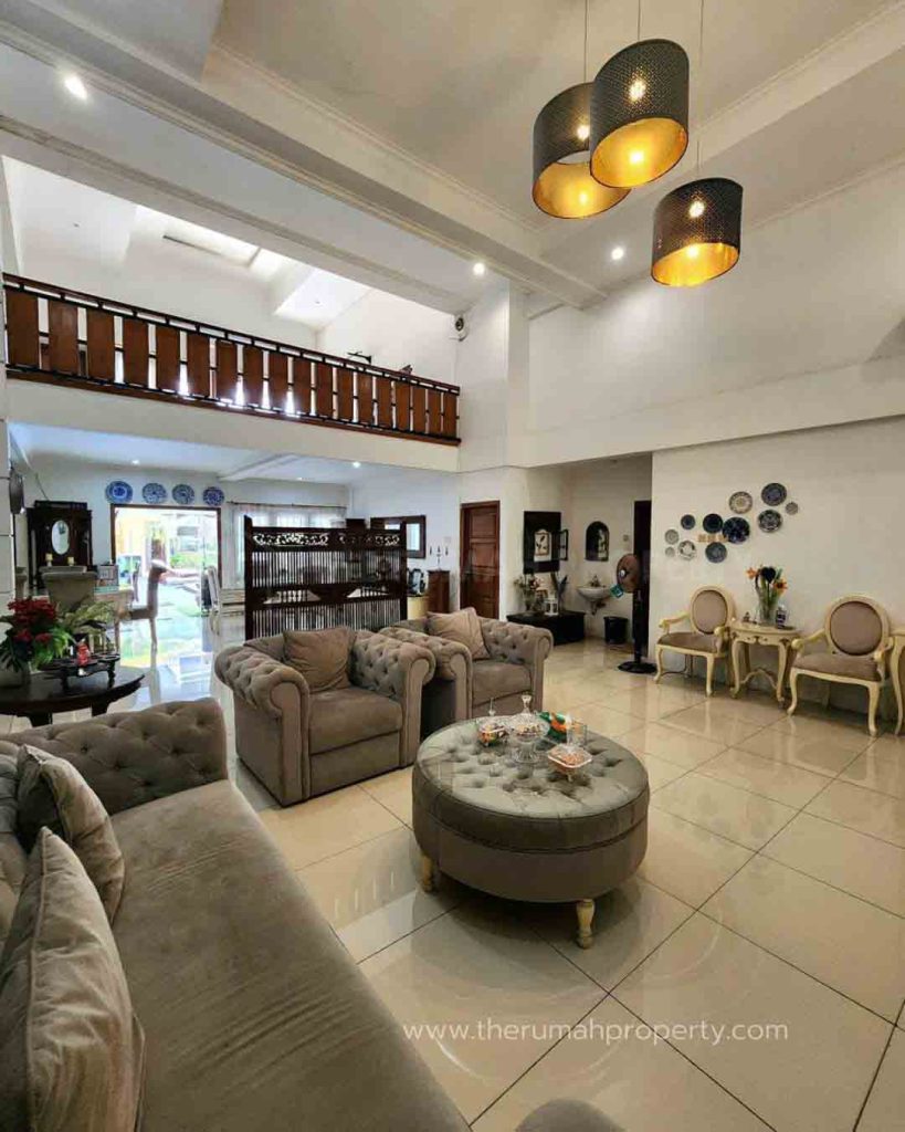 Rumah-Private-Pool-Komplek-Perumahan-Bintaro-Sektror-3-Jalan-Lebar-dan-Nyaman-6