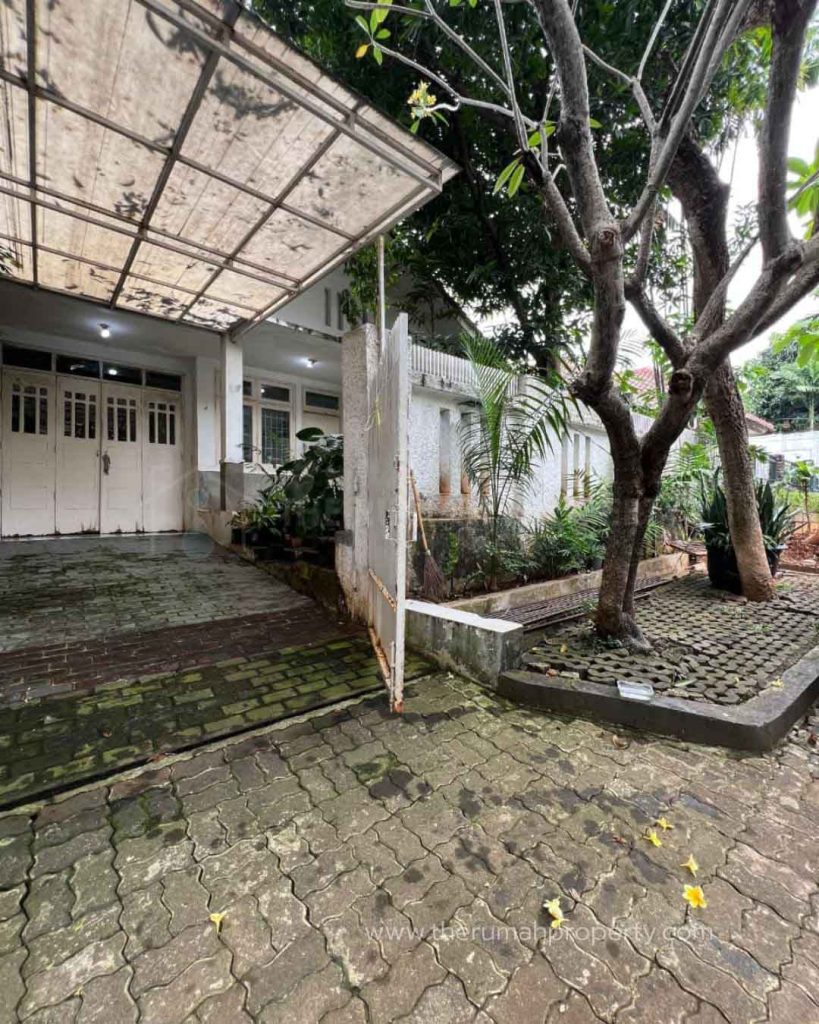 Rumah-Satu-Setengah-Lantai-Kebayoran-Baru-Dekat-Pakubuwon-2