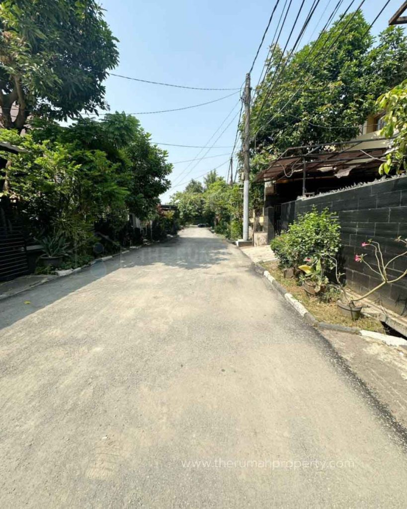 Rumah-Siap-Huni-Komplek-Pejaten-Indah-Jakarta-Selatan-2-Lantai-3-Kamar-1